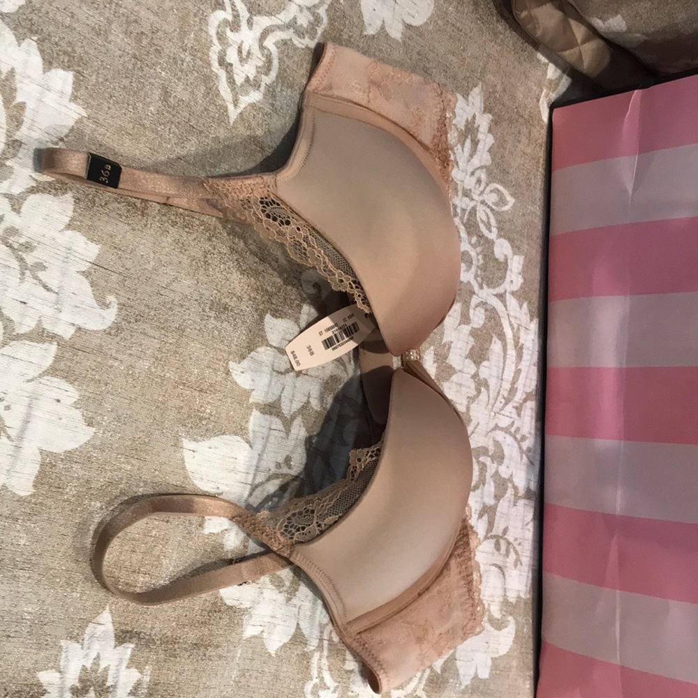 Victoria’s Secret Padded Demi Lace/Rhinestone Bra - Picture 6 of 8